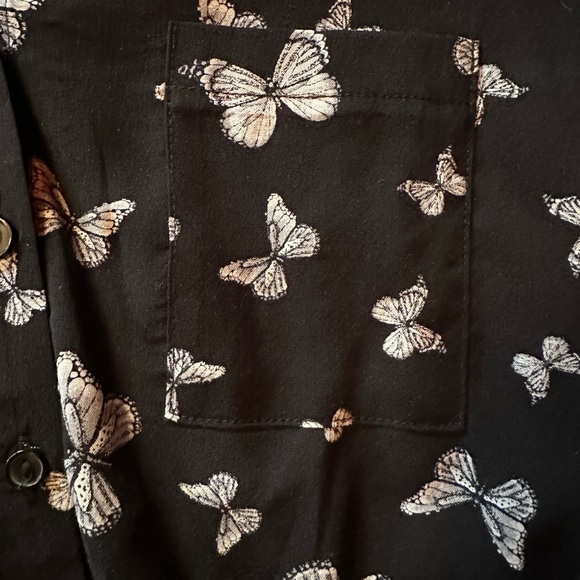 🦋 Butterfly button Down Shirt 🦋 Size Extra Small 🦋 - Picture 4 of 4